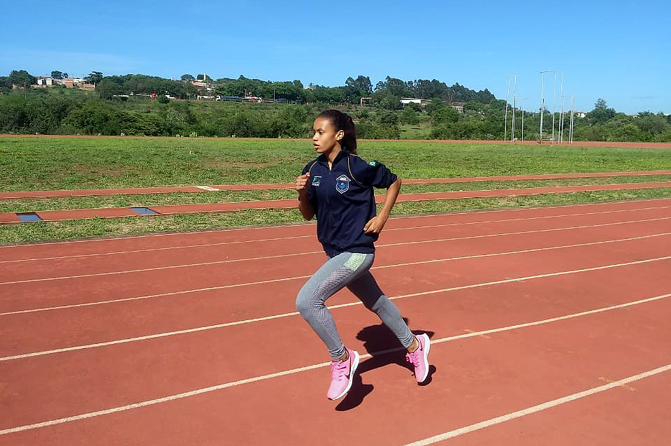 Atleta embarca rumo ao Paraguai para Jogos Sul Americanos Escolares