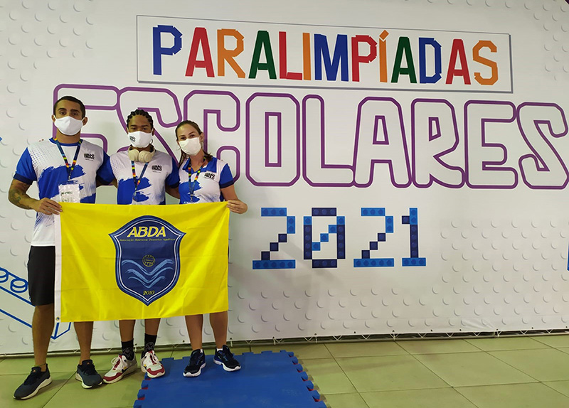Bruno Ribeiros e os técnicos José Guilherme e Aline Barbieiri